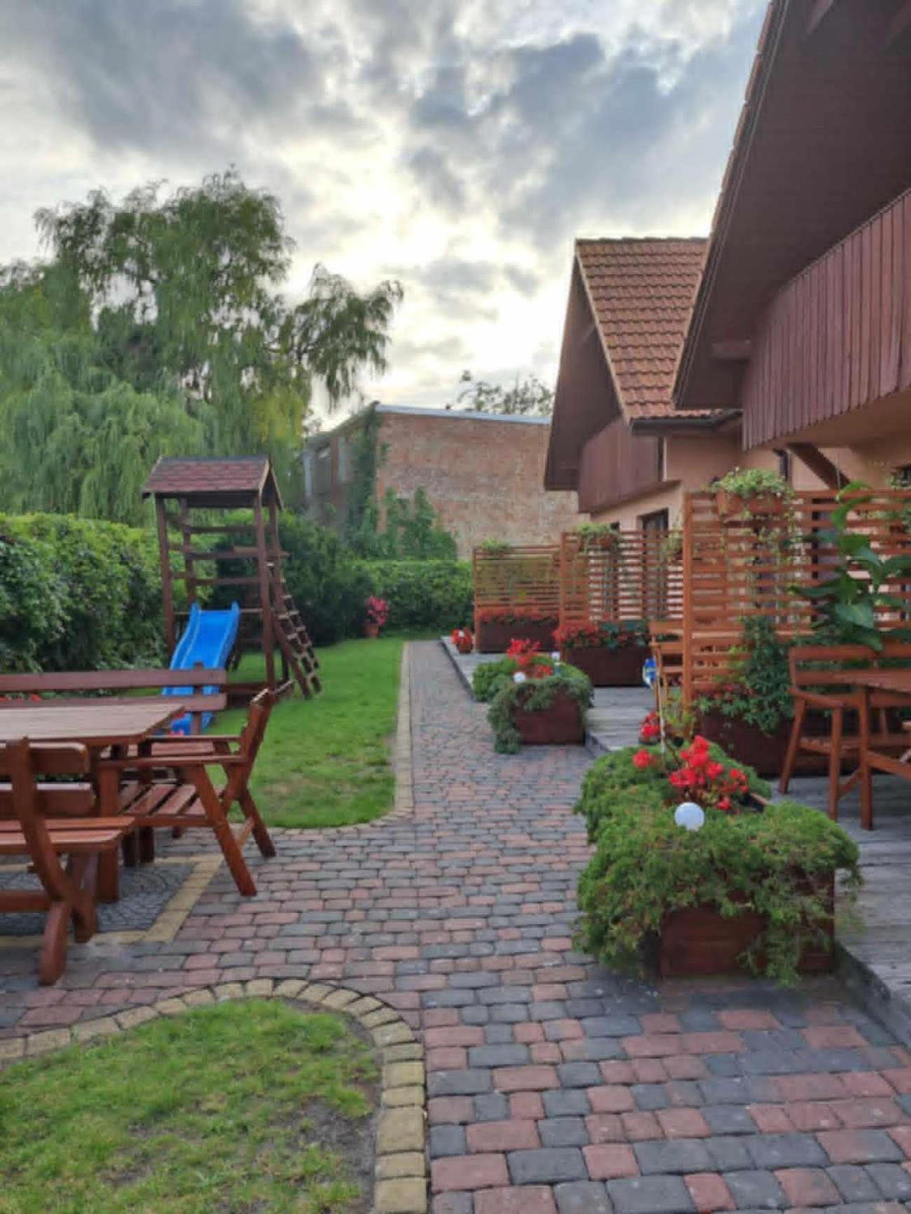 Hotel Rest Dziwnów Esterno foto